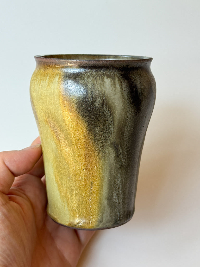 Issaki kiln -  Tumbler with Dark Glaze Flow