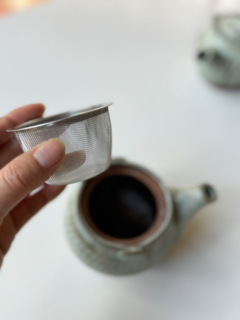 Nakadera kiln - "Daruma" Tea Pot