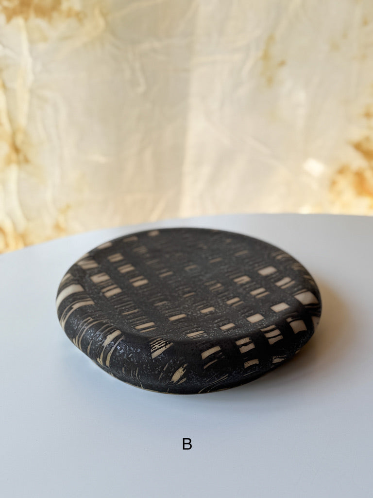 Issaki kiln - Cake Plate