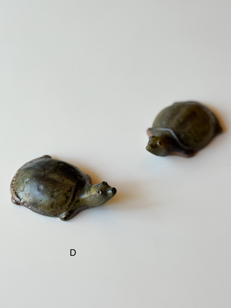 Nakadera kiln - Turtle utensil rest