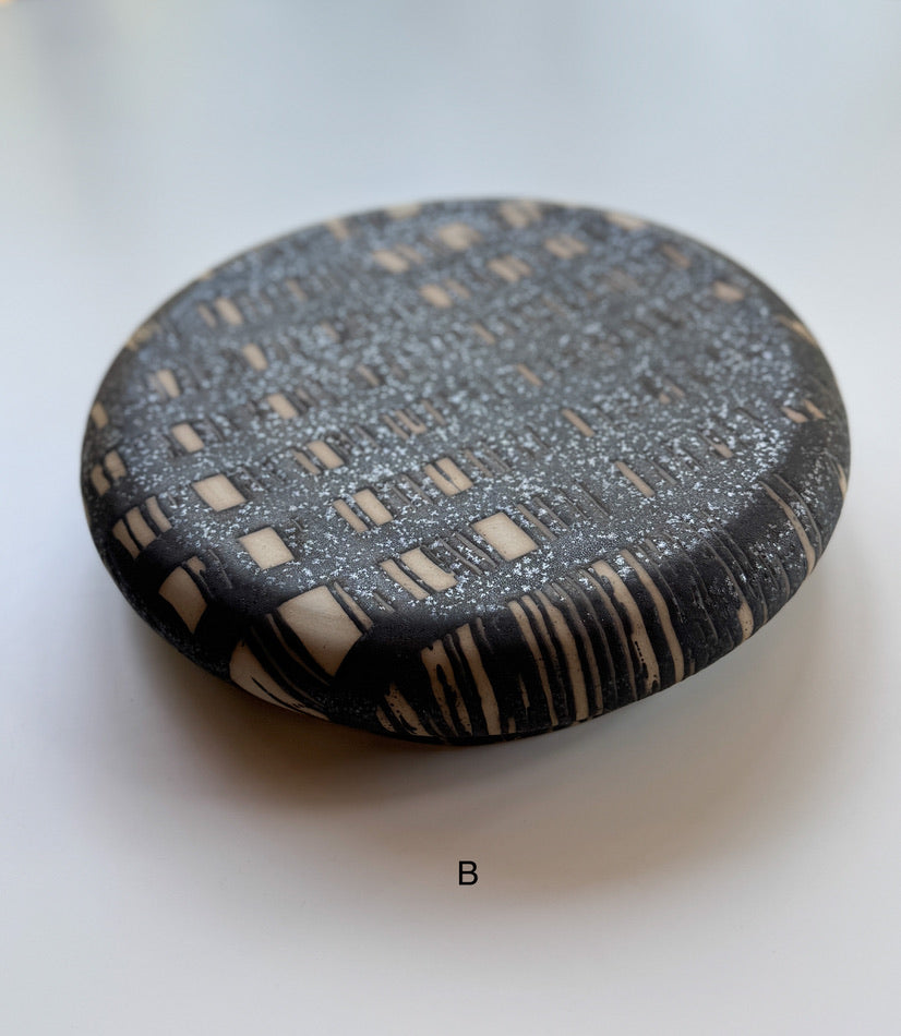 Issaki kiln - Cake Plate