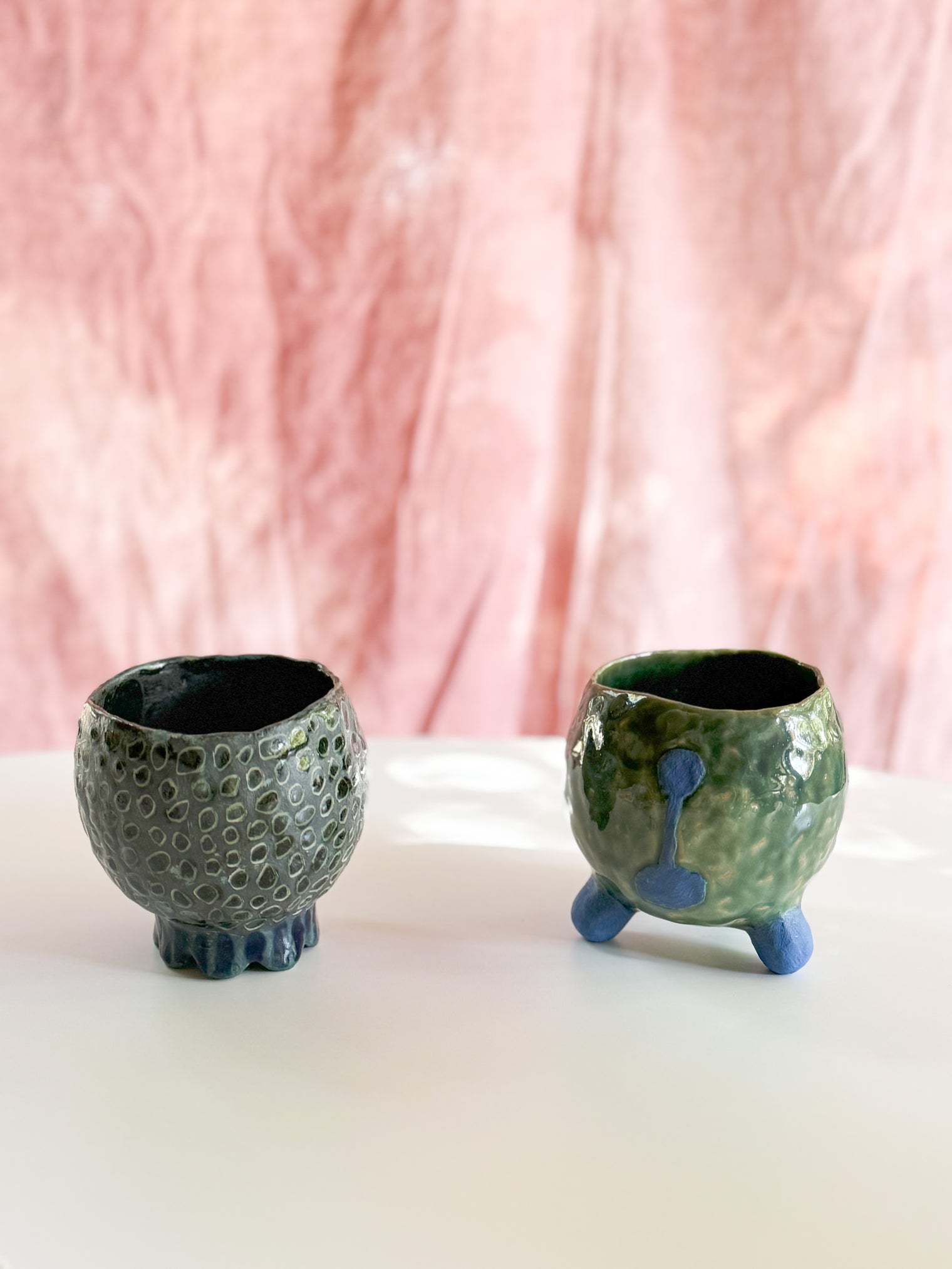 Miki Oka Ceramic -  Round cup with leg