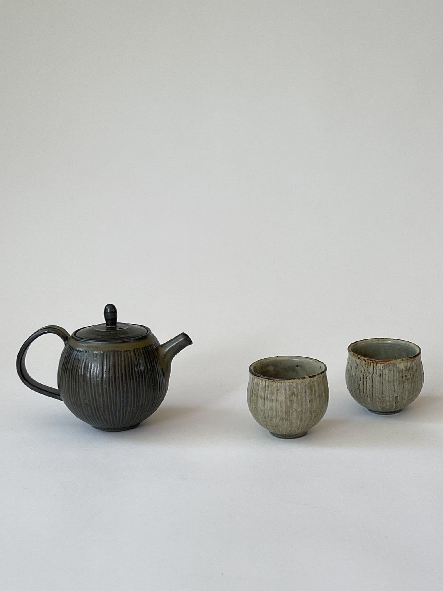 Yamanokuchi Kiln-  Tea pot, Dark