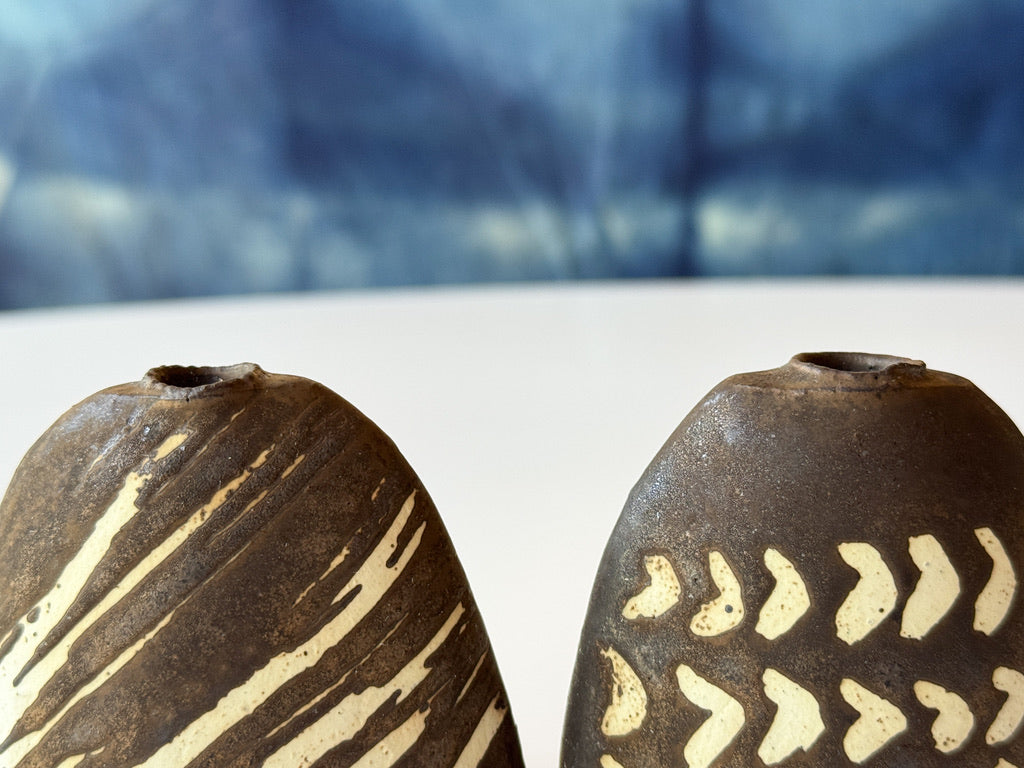 Issaki kiln - Mini bud vase, Brown