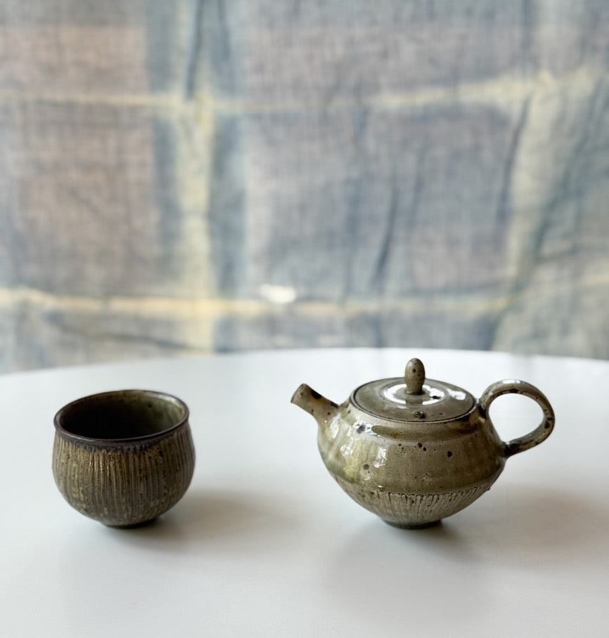 Yamanokuchi Kiln-  Smally Tea Pot, Haiyu