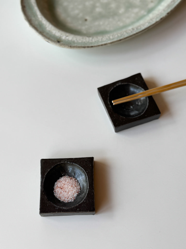 Yamanokuchi Kiln - Tiny Square Garnish Holder, Black