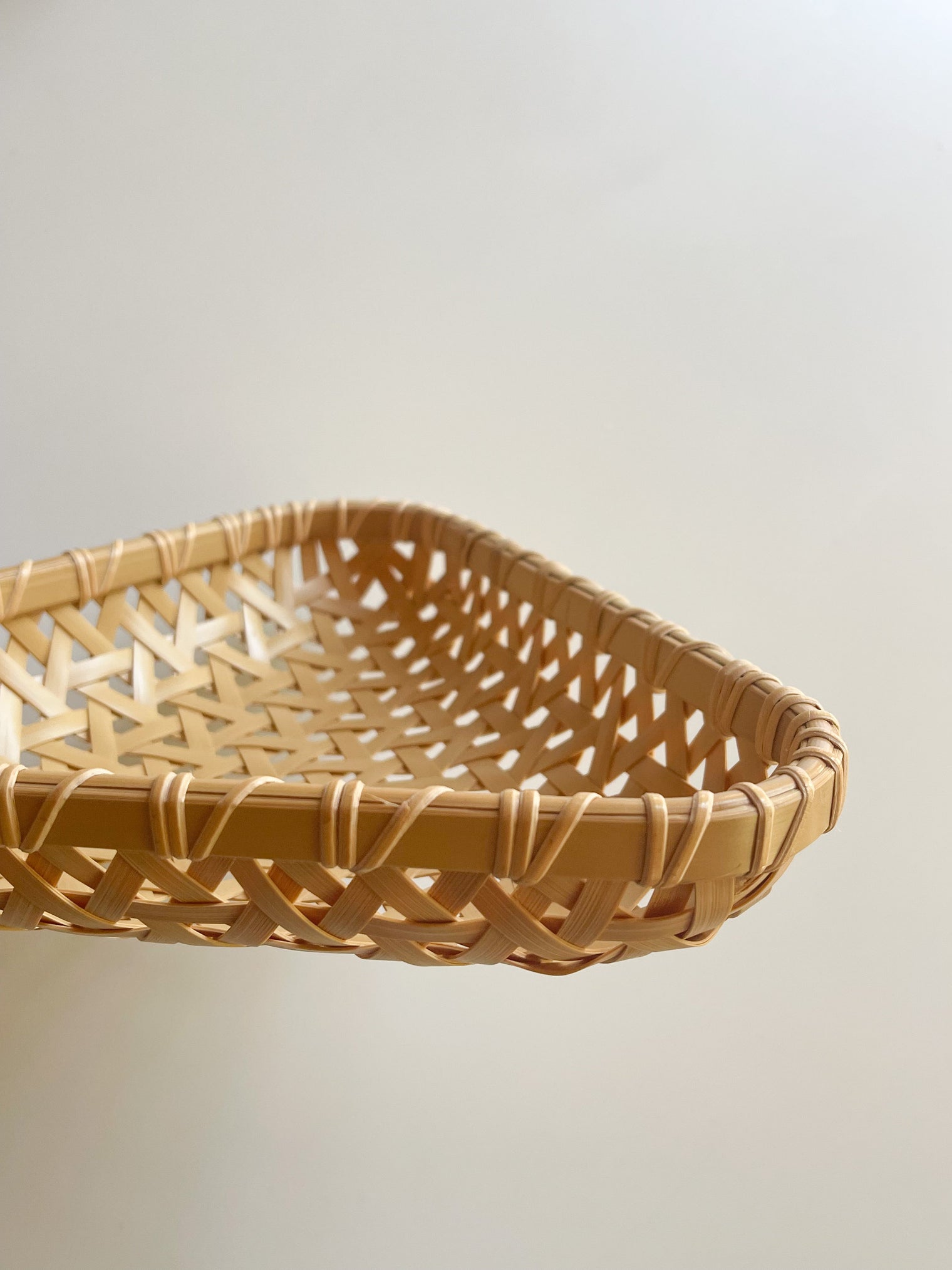 Chikufusha woven company - Bamboo triangle basket