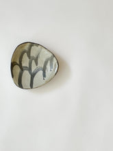 Load image into Gallery viewer, Issaki kiln -  Triangle plate
