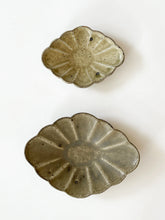 Load image into Gallery viewer, Moriyama Kiln - &quot;Hanabishi&quot; diamond shape plate
