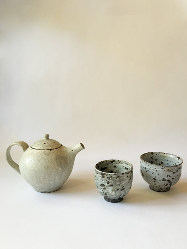 Moriyama Kiln - "Teno" Yunomi Tea Cup, white