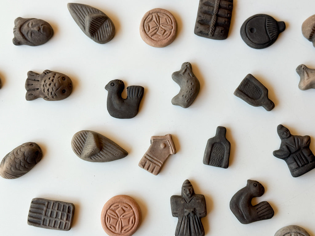 Clay doll - "Menko" Clay Chopsticks Rest