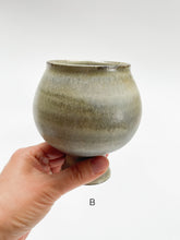 Load image into Gallery viewer, Issaki kiln -  Goblet stripes
