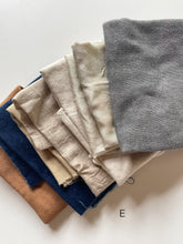 Load image into Gallery viewer, Takarajima Senkou -  Scrap fabric
