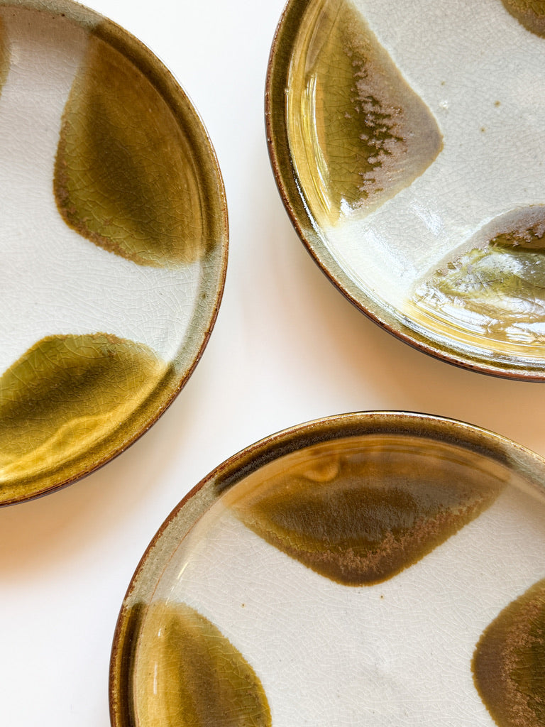 Kajiya Kiln - Plate, Makugake, Amber