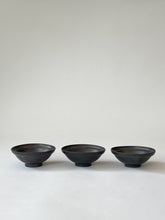 Load image into Gallery viewer, Issaki kiln -  Mini bowl, Black
