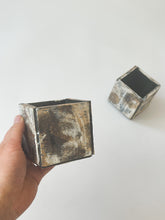Load image into Gallery viewer, Yamanokuchi Kiln - &quot;Hako&quot; flower vase, Cube
