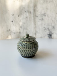 Onta Kiln -  "Futamono" Jar, Green