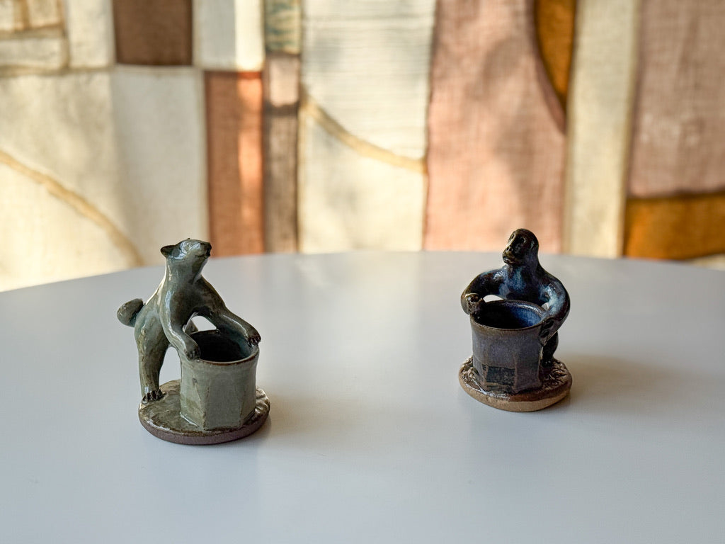 Nakadera kiln - Dog holding a cup!
