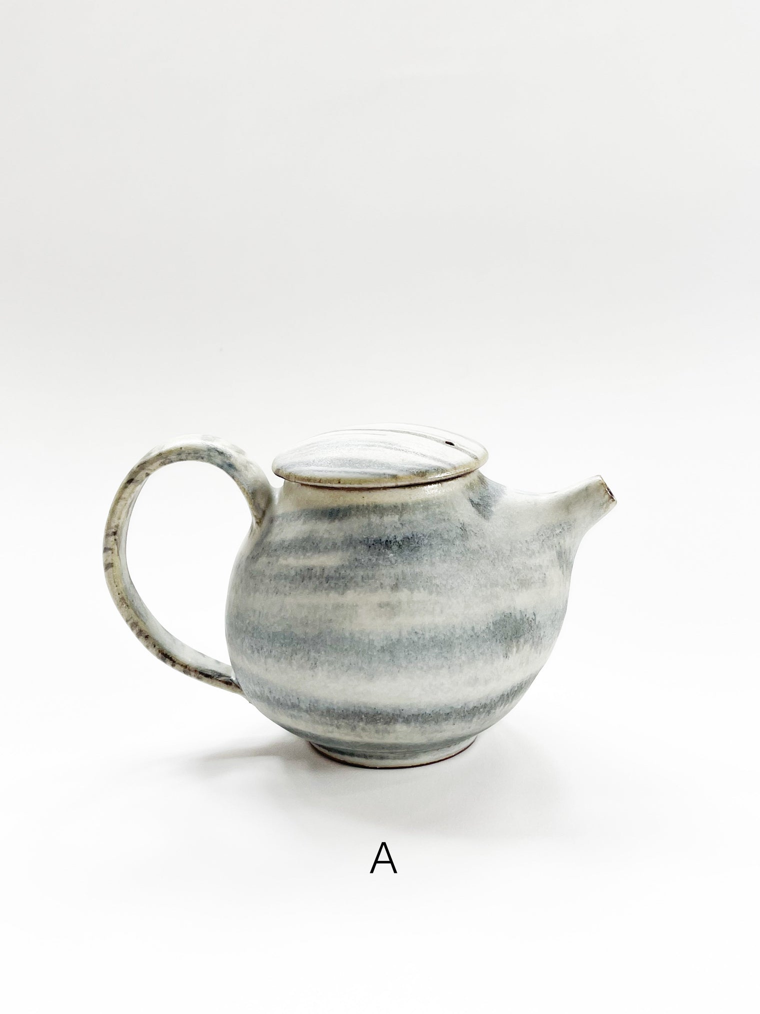 Issaki kiln - Tea Pot stripes