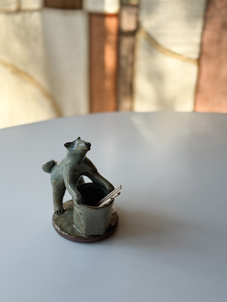Nakadera kiln - Dog holding a cup!