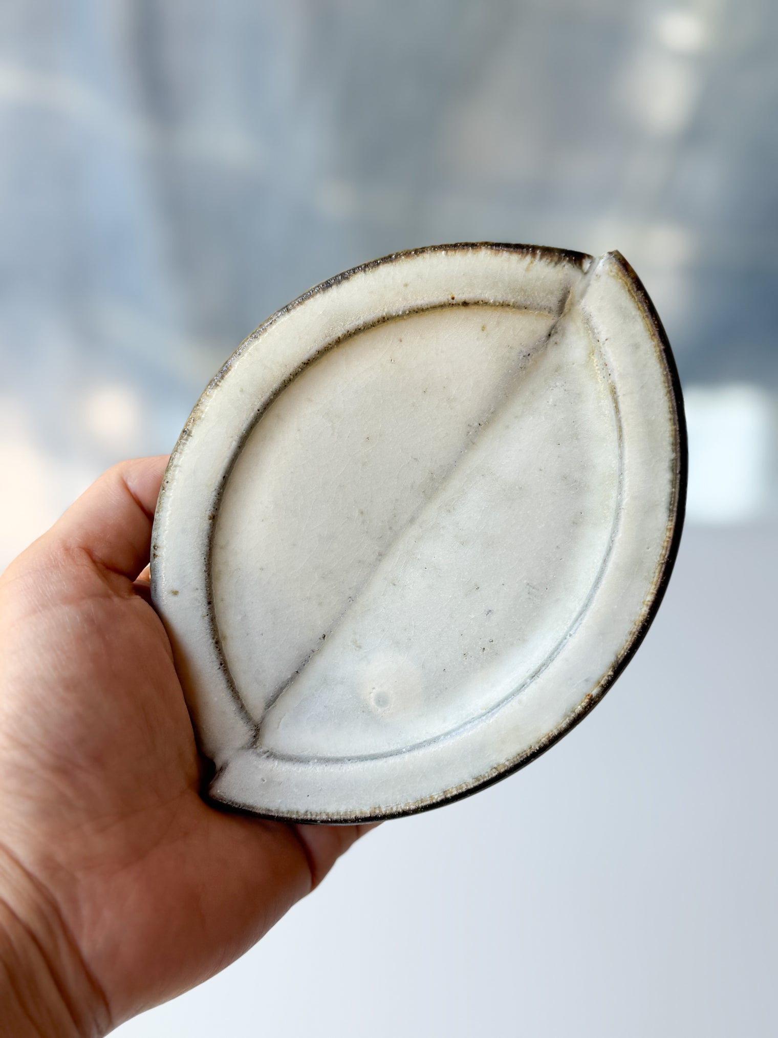 Issaki kiln - Small Leaf Plate