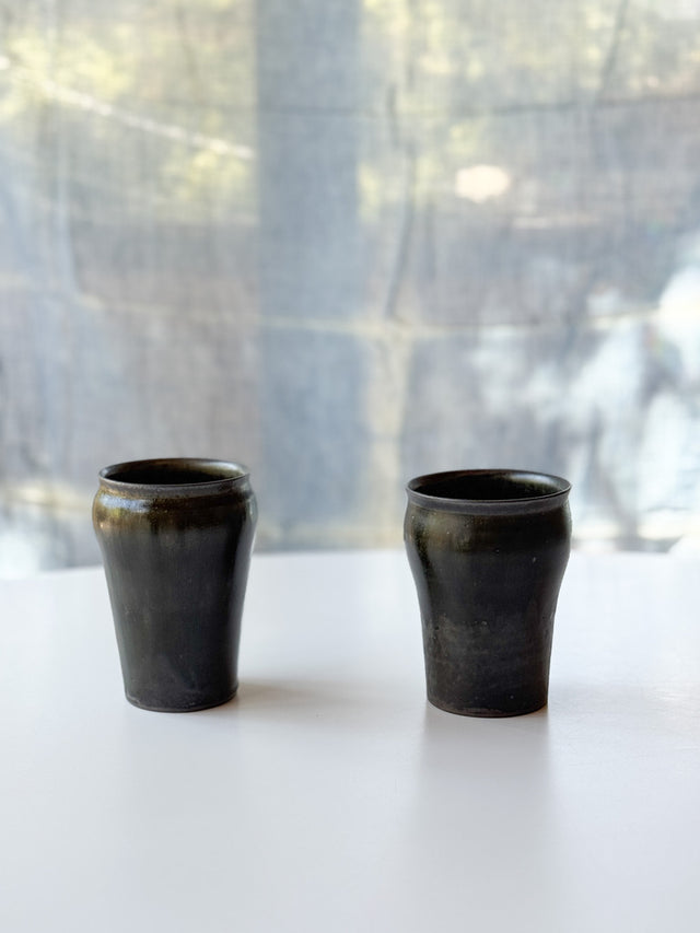 Issaki kiln -  Tumbler with Dark Glaze