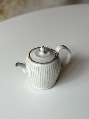Yamanokuchi Kiln- "Moon light" Tea Pot