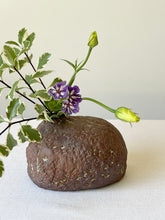 Load image into Gallery viewer, Chihiro Kiln -  Brown vase
