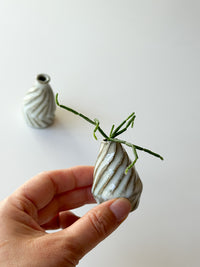Chihiro Kiln - Tiny Vase, White