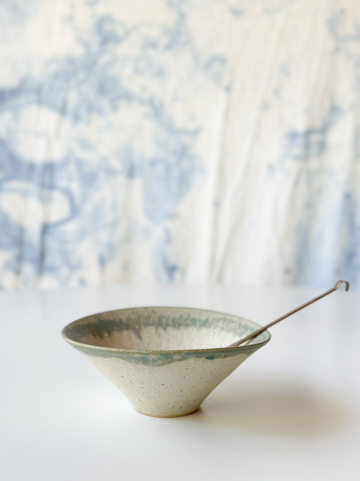 Ayoo Pottery by Naoki Kanazawa - Oval bowl, "Still sleepy"