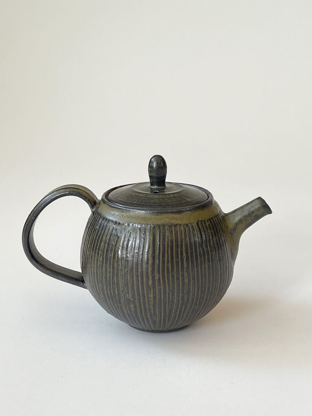 Yamanokuchi Kiln-  Tea pot, Dark