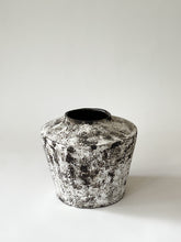 Load image into Gallery viewer, Moriyama Kiln -  &quot;Chasabi&quot;, brown rusty vase, XL
