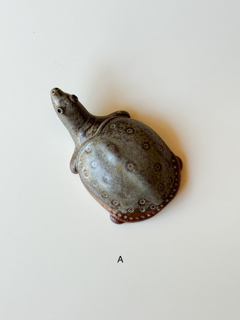 Nakadera kiln - Turtle utensil rest