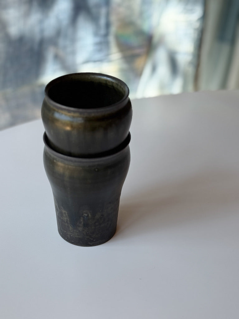 Issaki kiln -  Tumbler with Dark Glaze