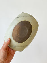 Load image into Gallery viewer, Issaki kiln - Kaku plate
