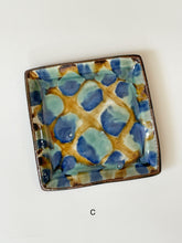 Load image into Gallery viewer, Chihiro kiln -  &quot;Yachimun&quot; square plate
