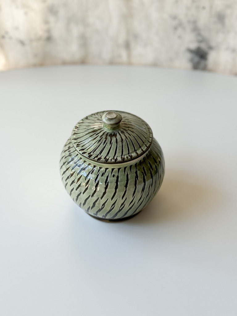 Onta Kiln -  "Futamono" Jar, Green