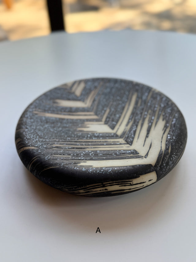 Issaki kiln - Cake Plate