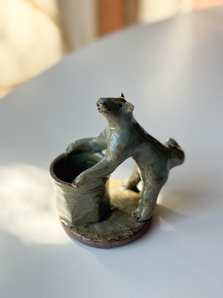 Nakadera kiln - Dog holding a cup!