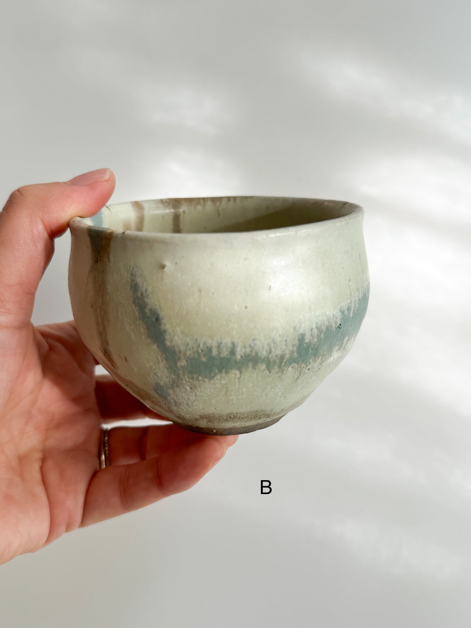 Ayoo Pottery by Naoki Kanazawa -  Round Yunomi Cup "Seashell and the Sea"