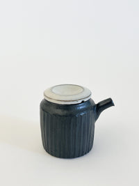 Yamanokuchi Kiln -  Sauce dispenser, Kuro