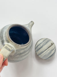 Issaki kiln - Tea Pot stripes