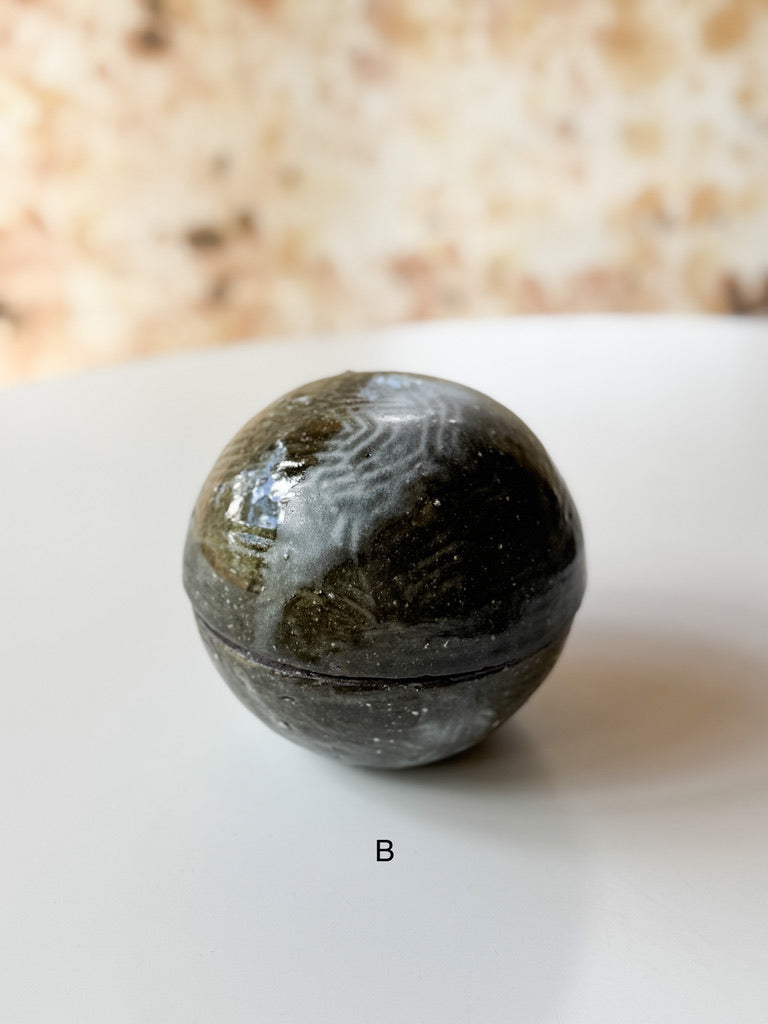 Mugihiko Kitagawa - Vegetable Dyed Round Jar, Planet