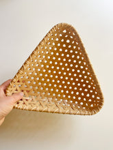 Load image into Gallery viewer, Chikufusha woven company - Bamboo triangle basket
