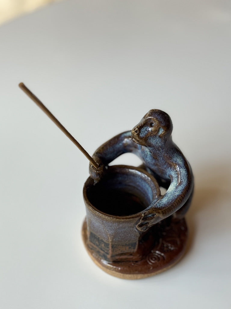 Nakadera kiln - Monkey holding a cup!