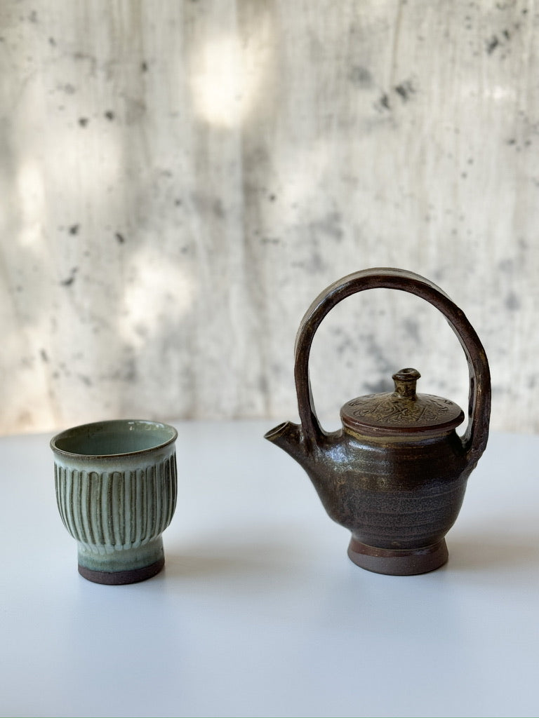 Nakadera kiln - Teapot with handle