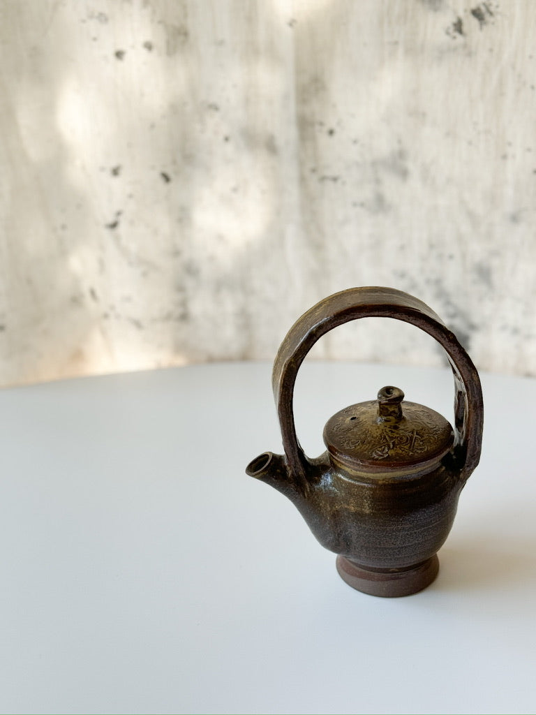 Nakadera kiln - Teapot with handle