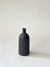 Load image into Gallery viewer, Chihiro kiln-  Bud vase, Kuro
