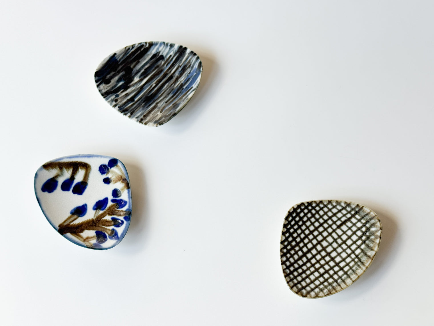 Yuko Shige Porcelain - Shell-Shaped Mini Plate