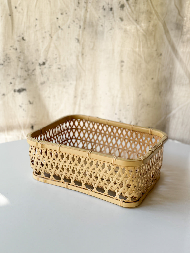 Bamboo Basket by Youn Minyoung - "Sukkiri Kago"